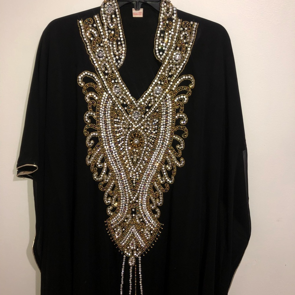 Dress (traditional abaya)